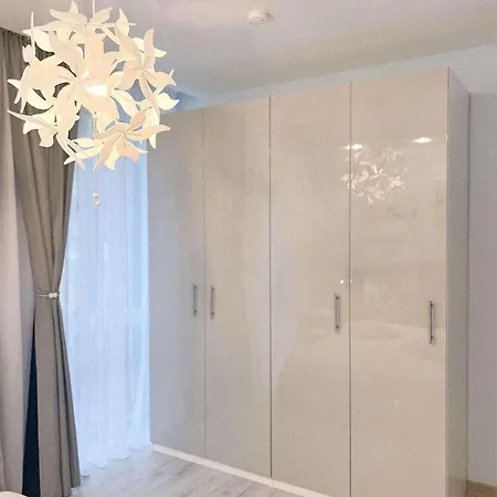 Park New Building Butas *